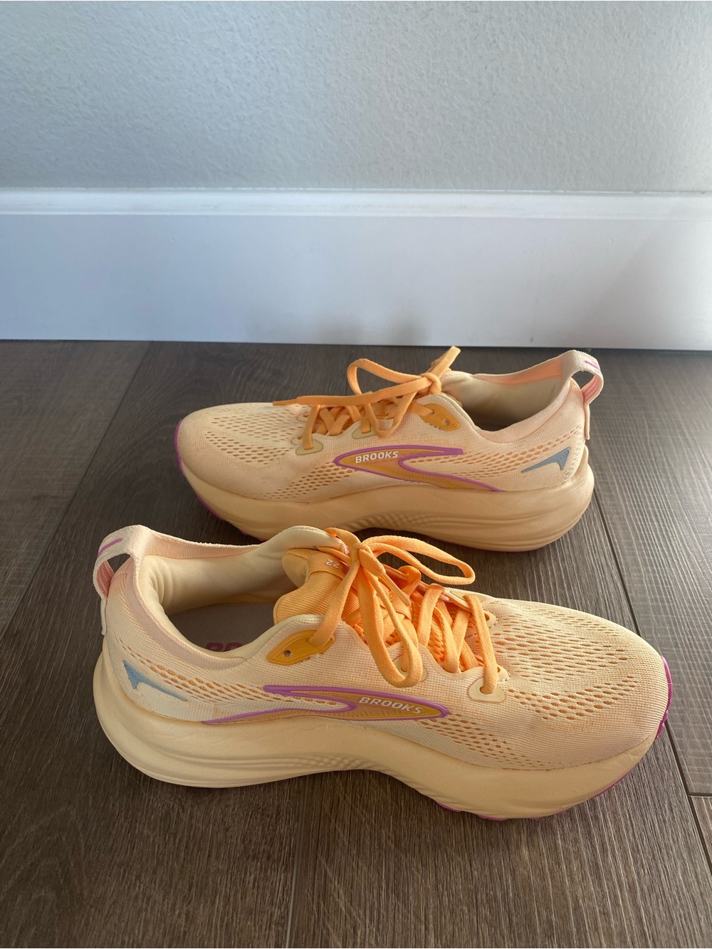 Brooks Glycerin 22 Women’s 7.5 Sherbert/Apricot/Pink - Picture 4 of 6